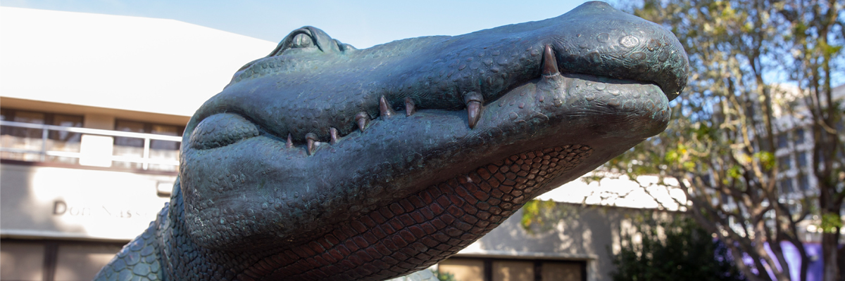 Statue of an alligator